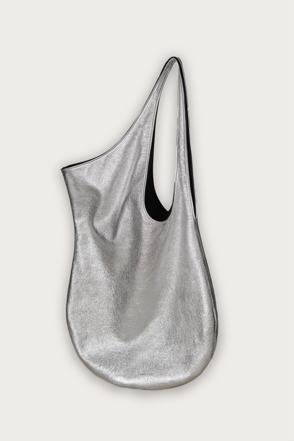 REVERSIBLE PETAL TOTE in black and silver