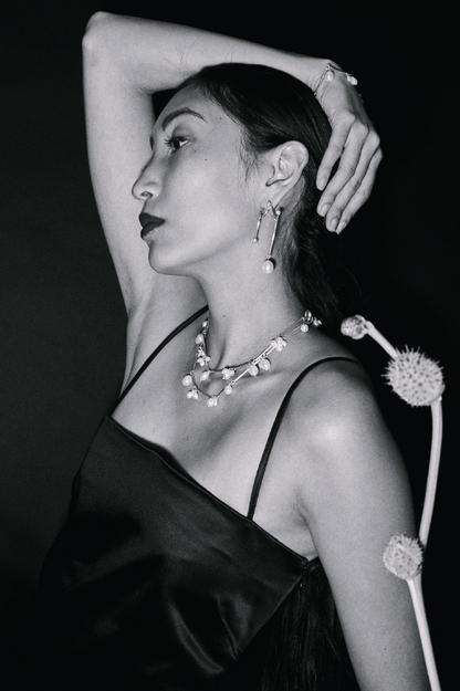 HUM EARRINGS / white topaz + freshwater pearl