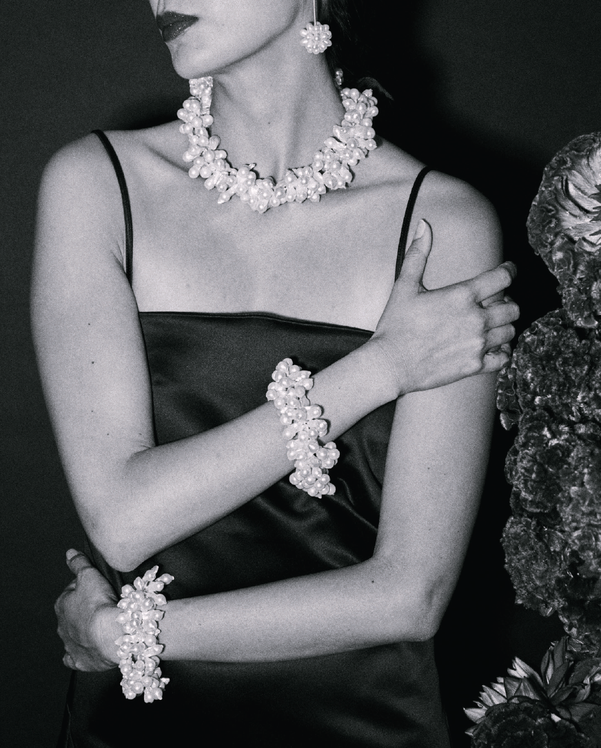 SWARM BRACELET / white baroque pearl