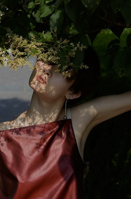 LONG BUD EARRINGS / black diamond + tahitian pearl